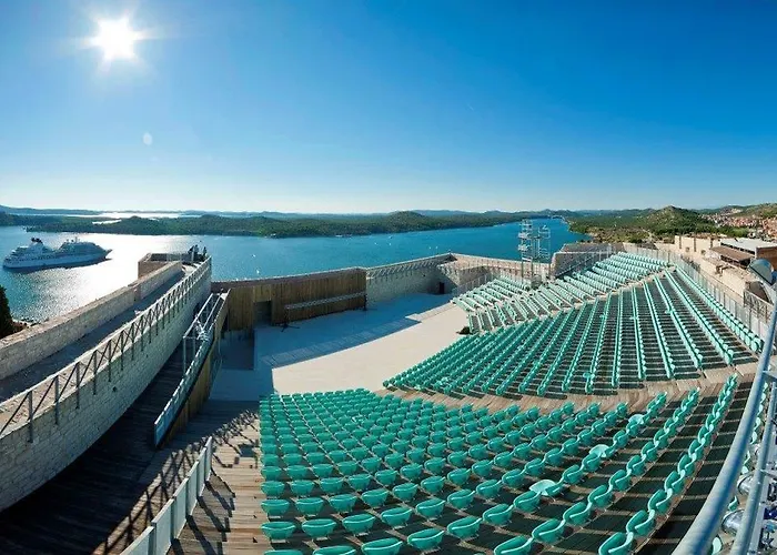 Ivana I Martina דירה *